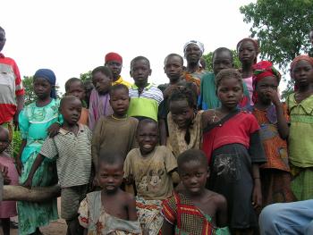 Many children in a group photo